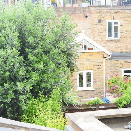 3 Bedroom Family House With A Superb Kitchen And Garden London Ngoại thất bức ảnh