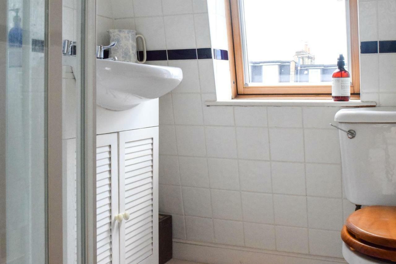 3 Bedroom Family House With A Superb Kitchen And Garden London Ngoại thất bức ảnh
