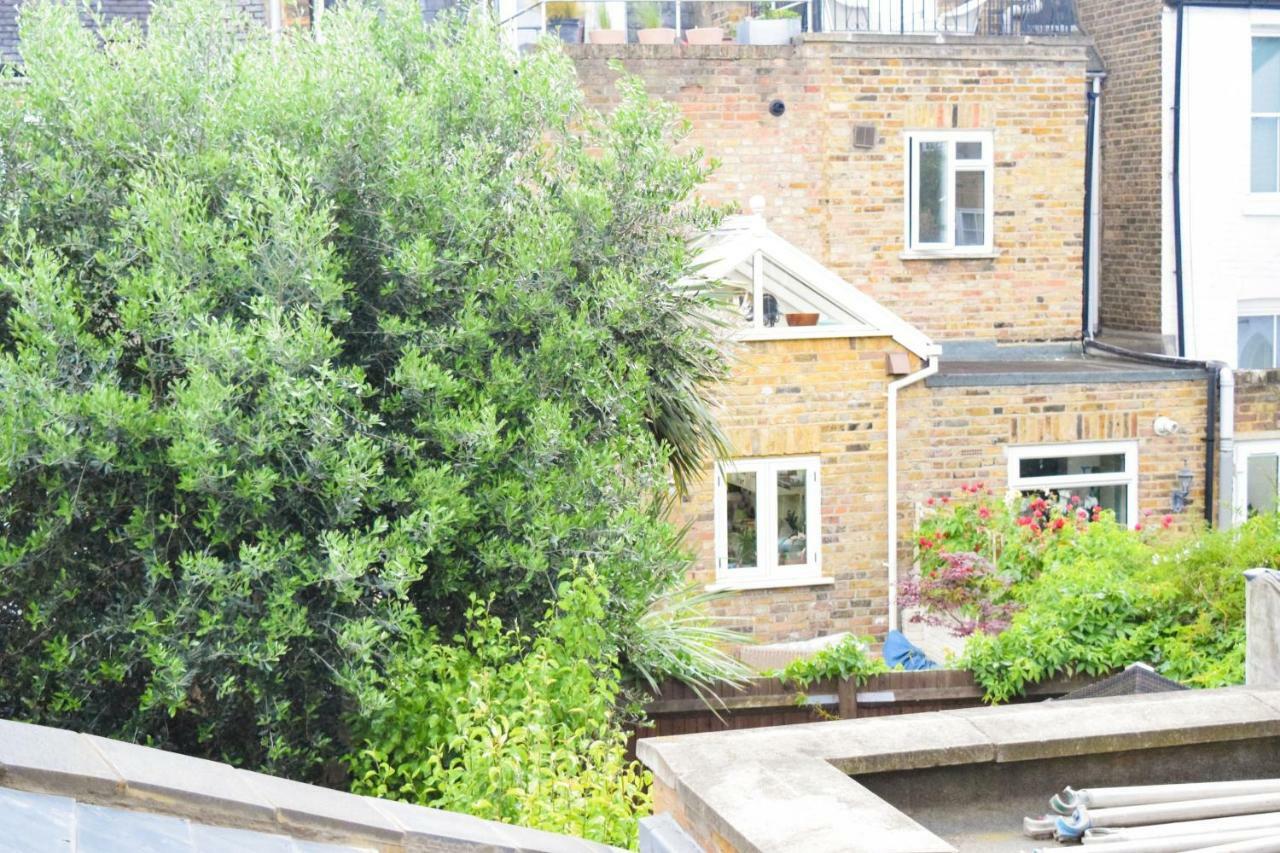 3 Bedroom Family House With A Superb Kitchen And Garden London Ngoại thất bức ảnh