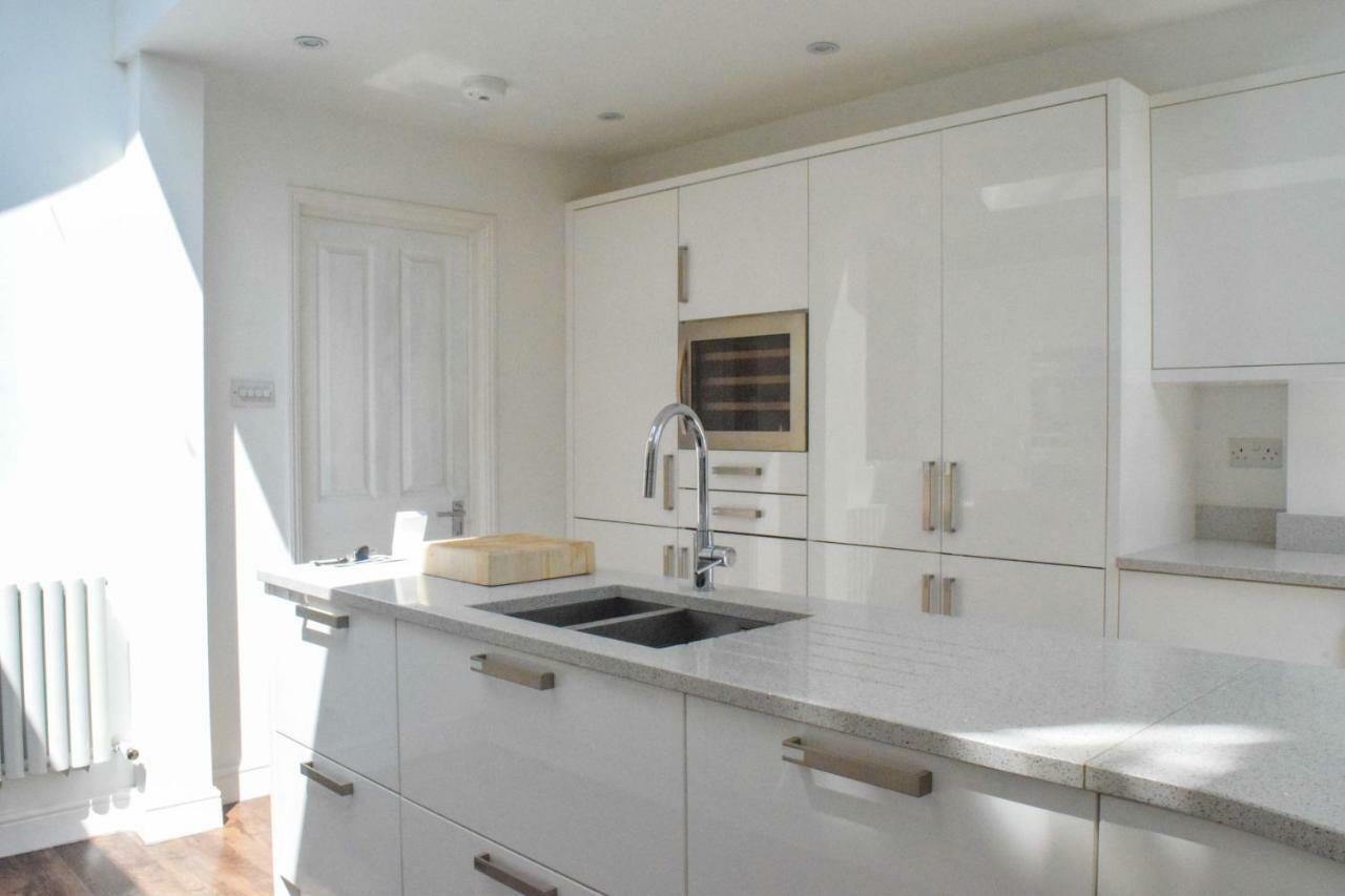 3 Bedroom Family House With A Superb Kitchen And Garden London Ngoại thất bức ảnh