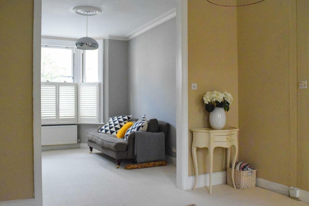 3 Bedroom Family House With A Superb Kitchen And Garden London Ngoại thất bức ảnh