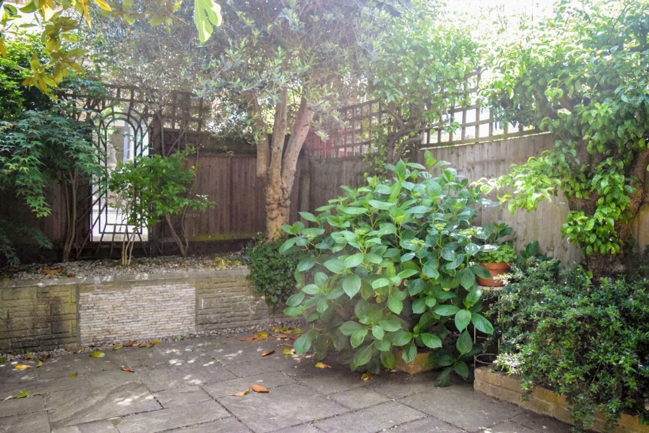 3 Bedroom Family House With A Superb Kitchen And Garden London Ngoại thất bức ảnh